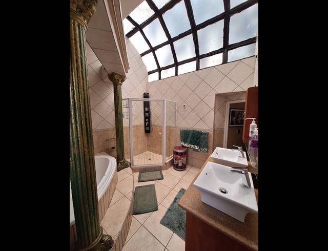 4 bed property for sale in AERORAND